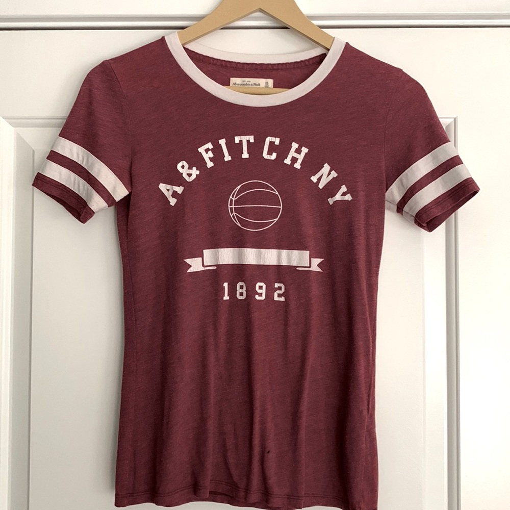 Retro Inspired WORN ABERCROMBIE & FITCH New York Burgundy Baseball Stye T-Shirt